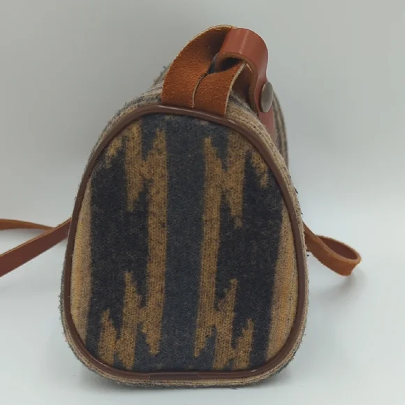 Pendleton Vintage Wool Crossbody Bag Tribal Print Zipper Leather Strap Women's - Picture 3 of 11